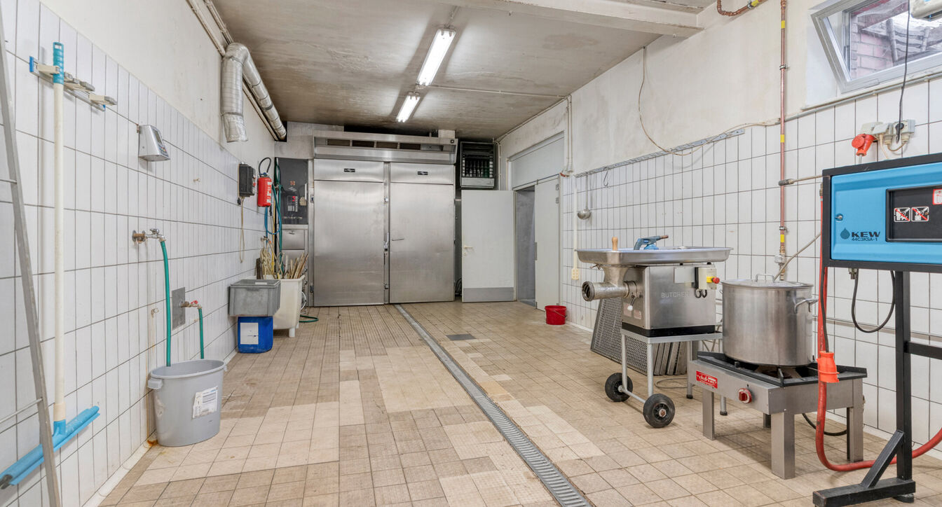 Gebouw voor gemengd gebruik te koop in Arendonk